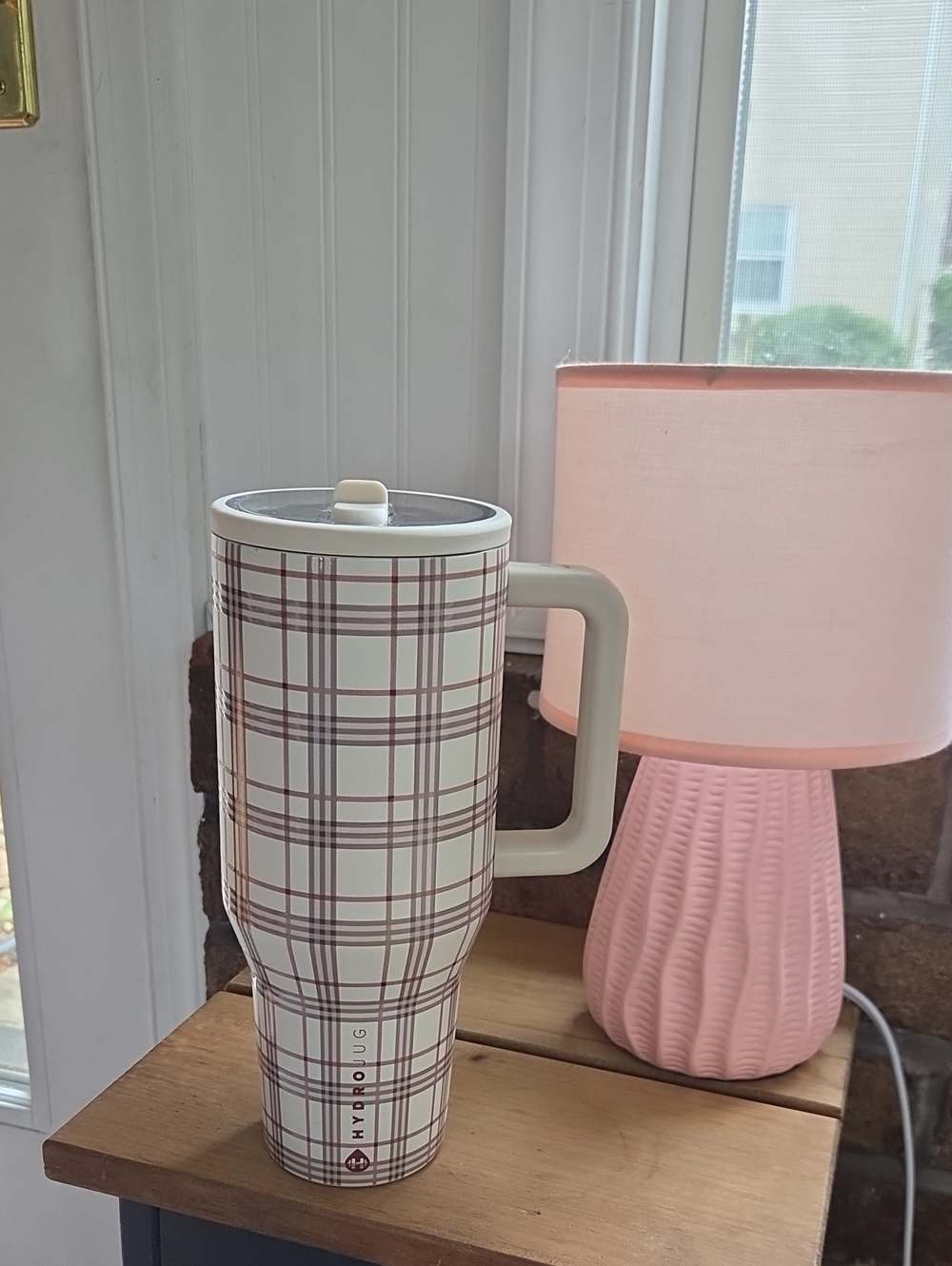 Hydrojug 32 Ounce Plaid Travel Mug with Handle And Removable Lid